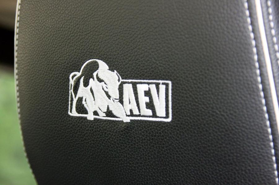  Jeep Wrangler Hemi AEV 2011 года  (фото 11 из 58)